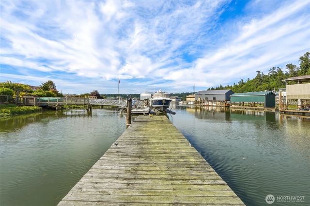 8145 Sandy Hook Terrace, Clinton, WA 98236