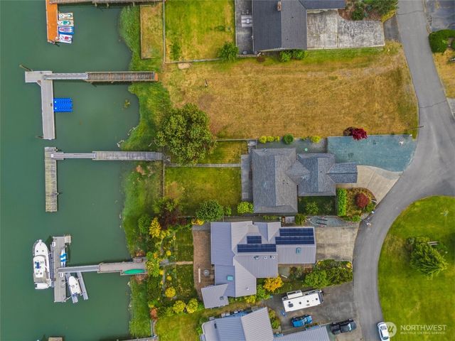 8145 Sandy Hook Terrace, Clinton, WA 98236