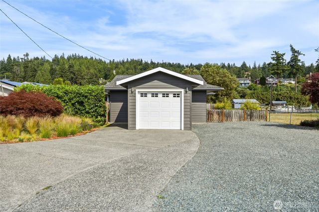 8145 Sandy Hook Terrace, Clinton, WA 98236
