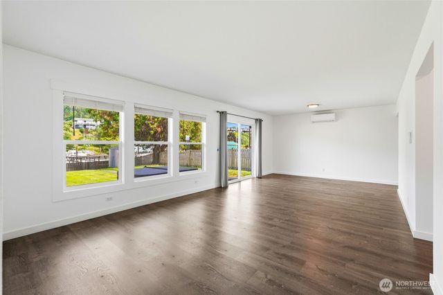 8145 Sandy Hook Terrace, Clinton, WA 98236