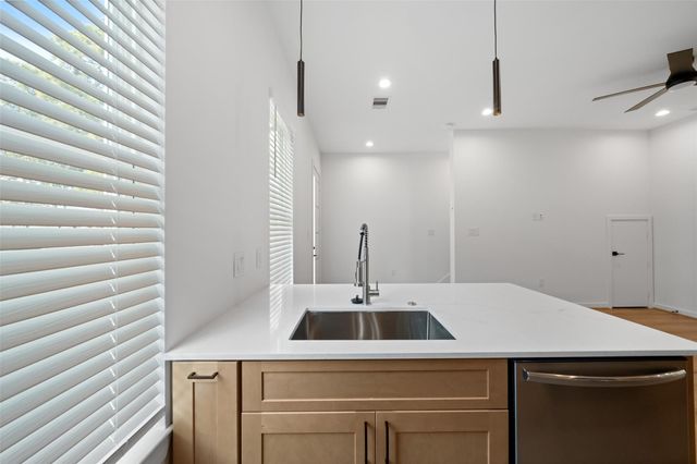 1408 Enid St A, Houston, TX 77009