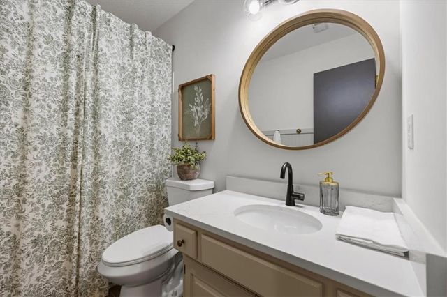 829 Prescott Drive, Lawrence, KS 66049