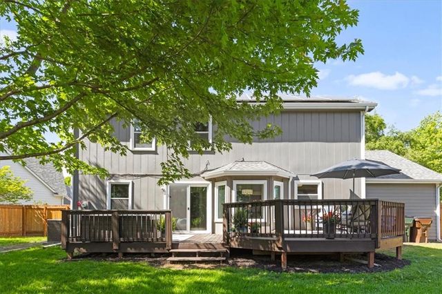 829 Prescott Drive, Lawrence, KS 66049