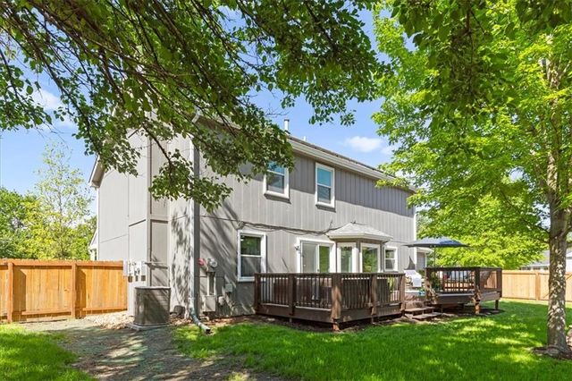 829 Prescott Drive, Lawrence, KS 66049