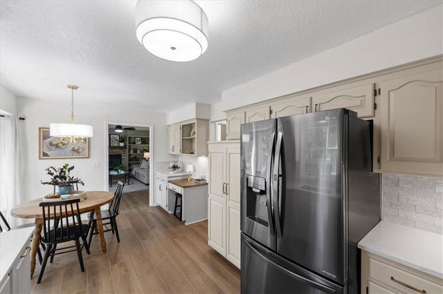 829 Prescott Drive, Lawrence, KS 66049