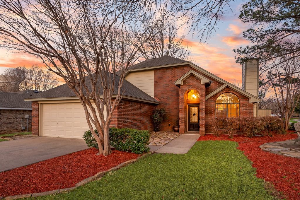 471 Caviness Drive, Grapevine, TX 76051