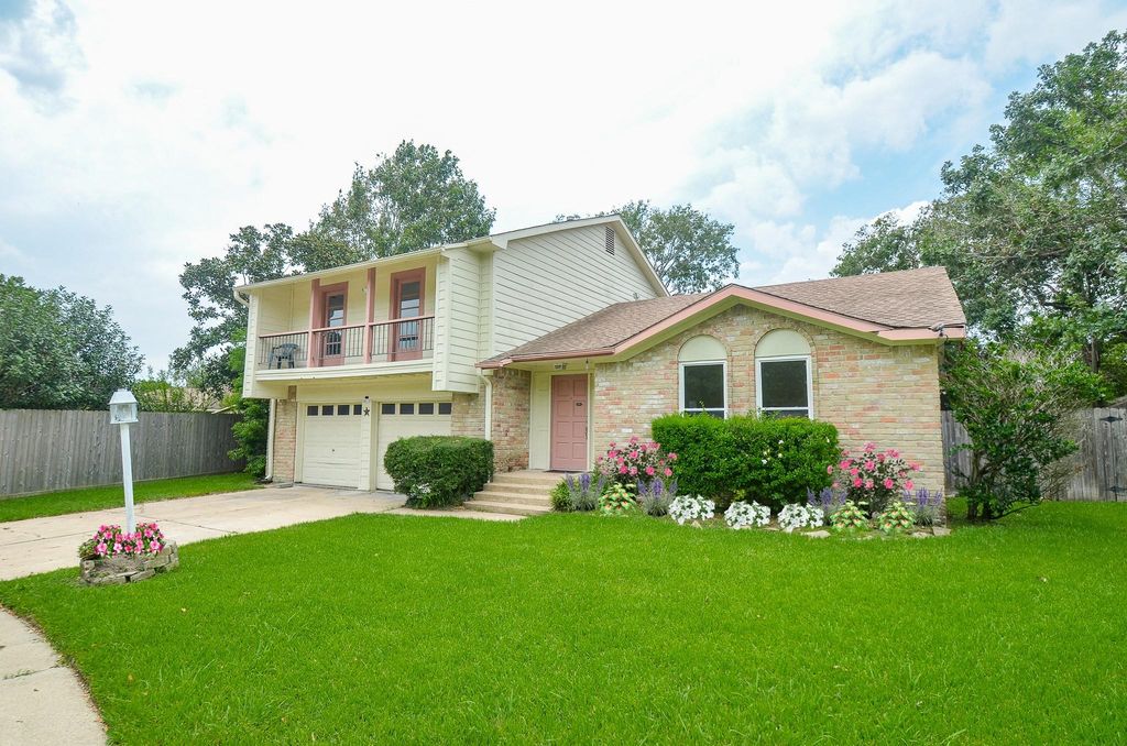 10707 Sagewind Circle, Houston, TX 77089