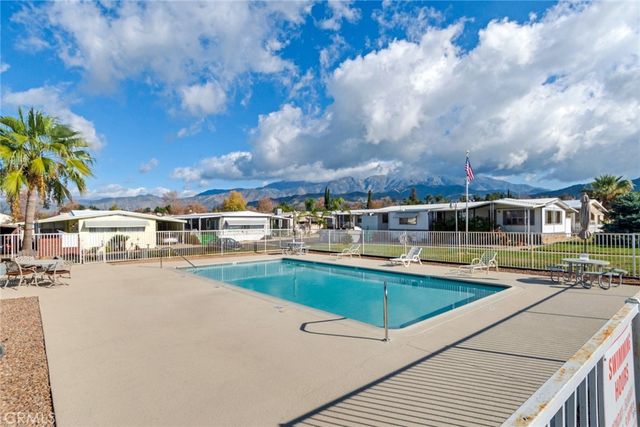 975 California Street 64, Calimesa, CA 92320