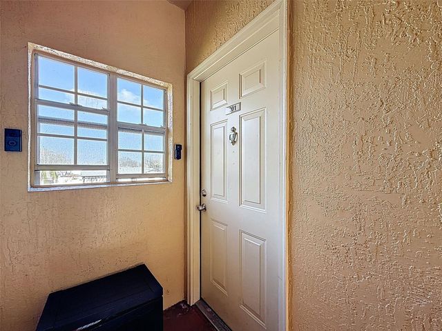 4340 BAYSIDE VILLAGE DRIVE 201, Tampa, FL 33615