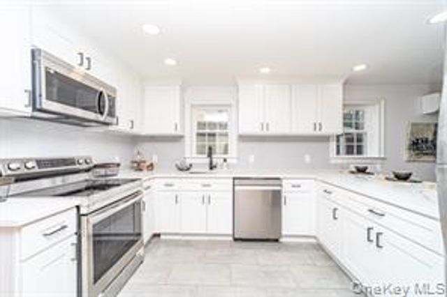 70 New Paltz 1A, Highland, NY 12528