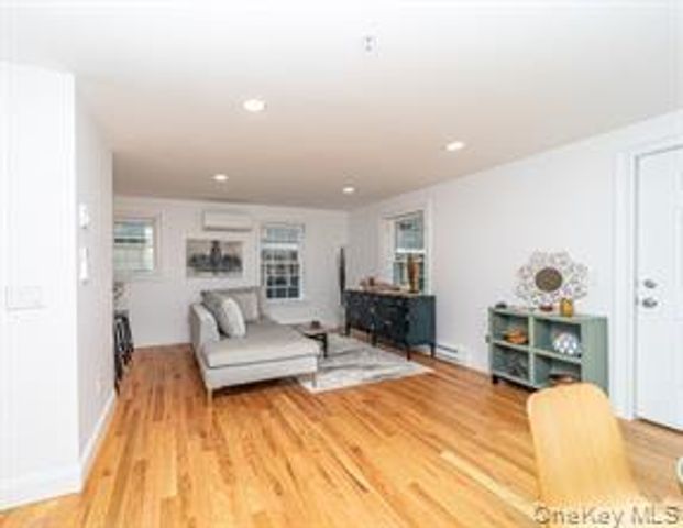 70 New Paltz 1A, Highland, NY 12528