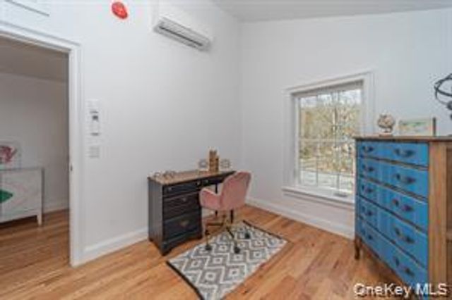 70 New Paltz 1A, Highland, NY 12528