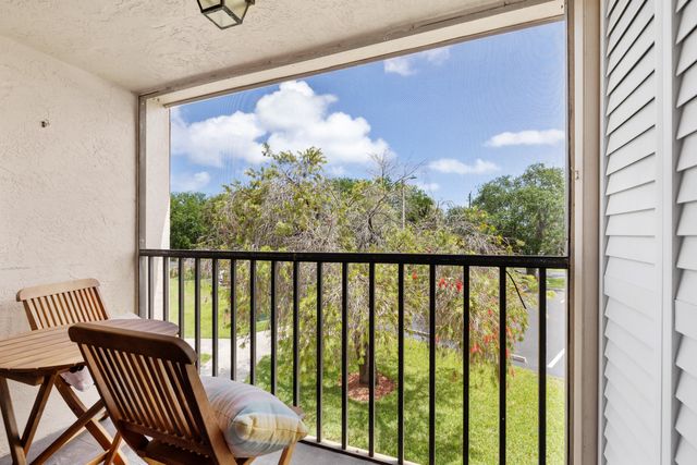 2083 NE Collins Circle 8-100, Jensen Beach, FL 34957