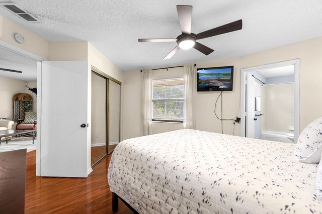 2083 NE Collins Circle 8-100, Jensen Beach, FL 34957