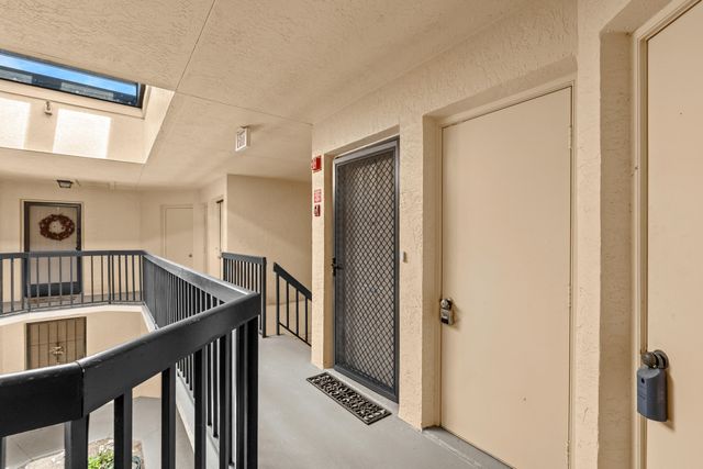 2083 NE Collins Circle 8-100, Jensen Beach, FL 34957