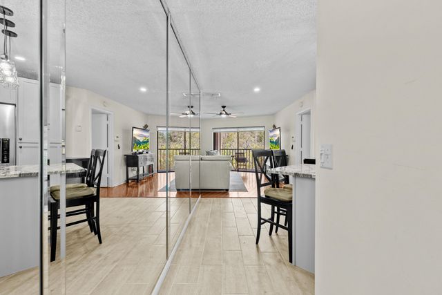 2083 NE Collins Circle 8-100, Jensen Beach, FL 34957