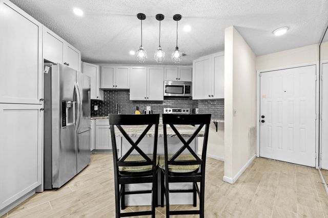 2083 NE Collins Circle 8-100, Jensen Beach, FL 34957