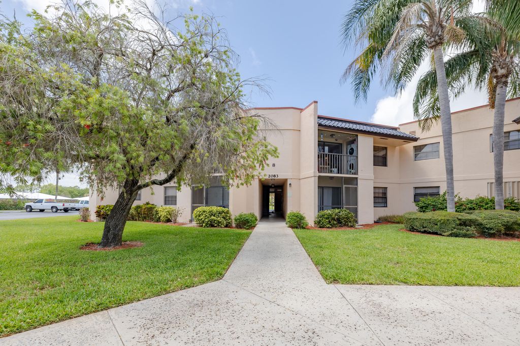 2083 NE Collins Circle 8-100, Jensen Beach, FL 34957