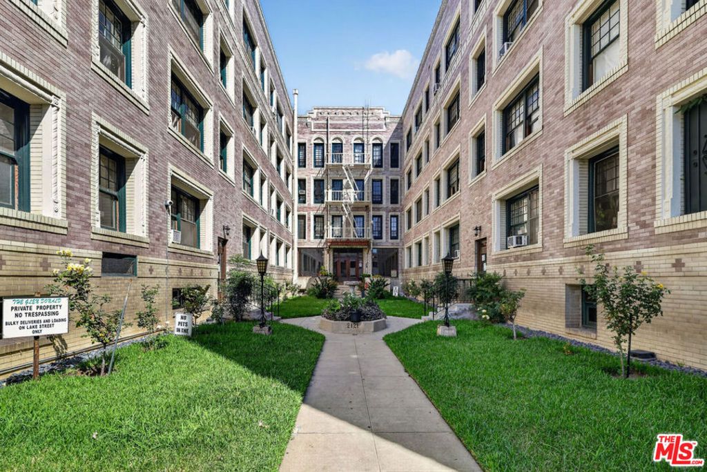 2121 James M Wood Boulevard 202, Los Angeles, CA 90006 — exterior