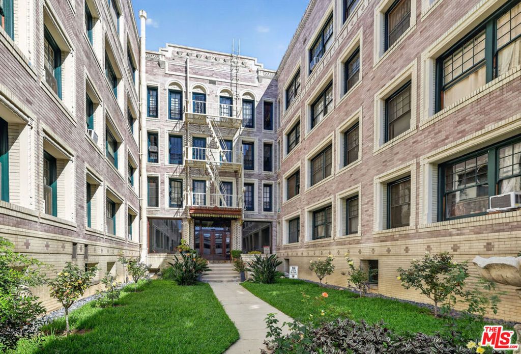 2121 James M Wood Boulevard 202, Los Angeles, CA 90006 — photo 3