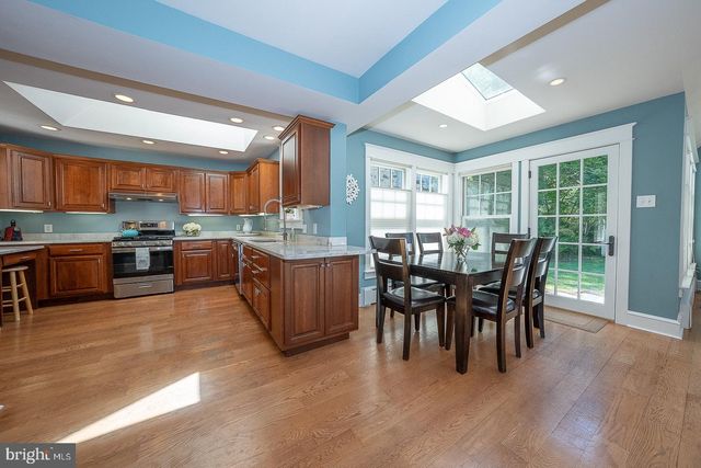 312 WINDSOR AVE, Wayne, PA 19087