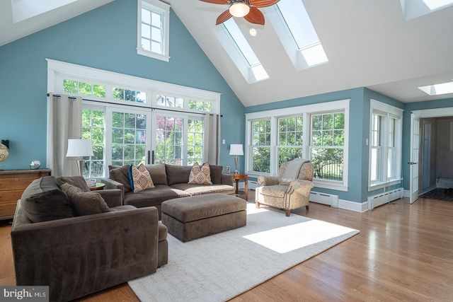 312 WINDSOR AVE, Wayne, PA 19087
