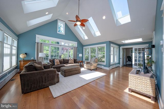 312 WINDSOR AVE, Wayne, PA 19087