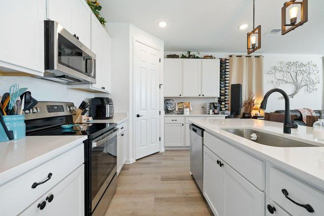 150 Seattle Slew DR, Jarrell, TX 76537