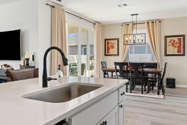 150 Seattle Slew DR, Jarrell, TX 76537