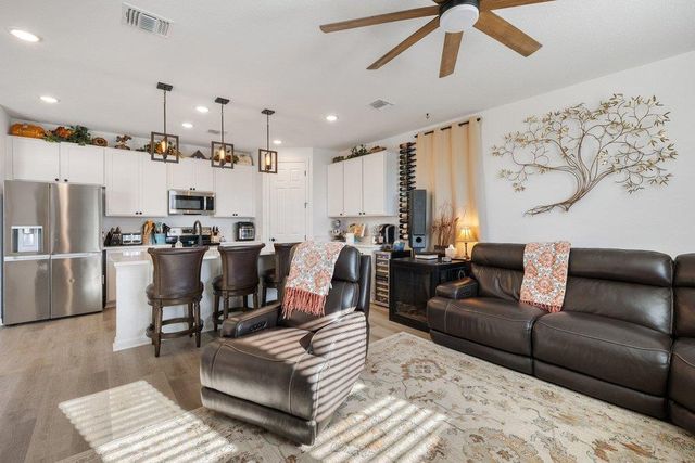 150 Seattle Slew DR, Jarrell, TX 76537