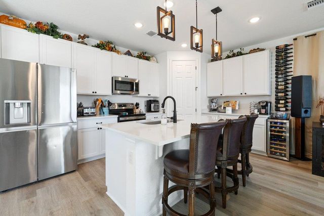 150 Seattle Slew DR, Jarrell, TX 76537