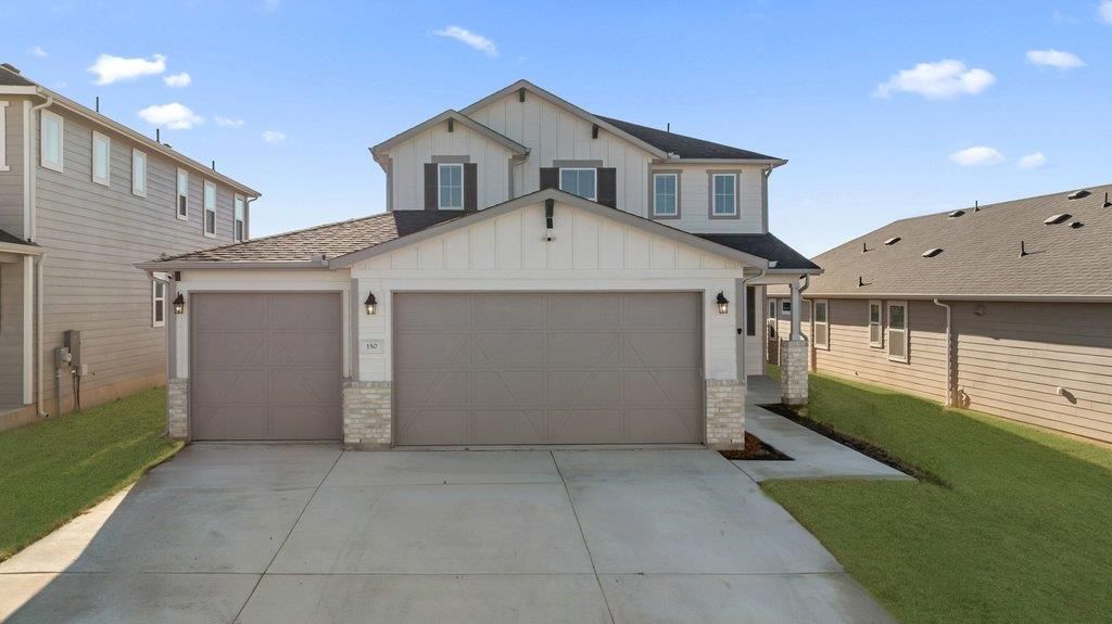 150 Seattle Slew DR, Jarrell, TX 76537