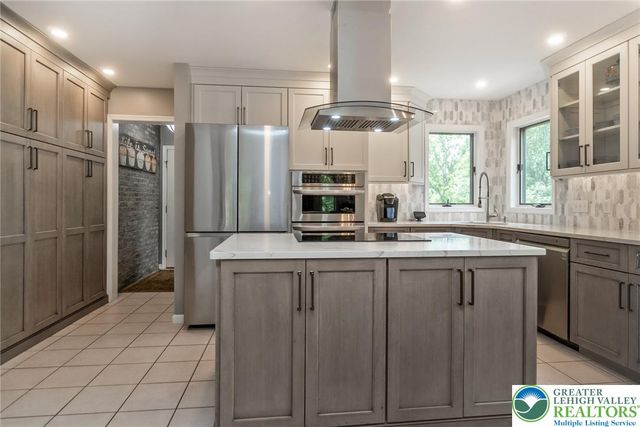 2165 Beechwood Street, Upper Macungie Twp, PA 18069