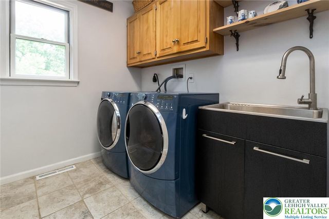 2165 Beechwood Street, Upper Macungie Twp, PA 18069
