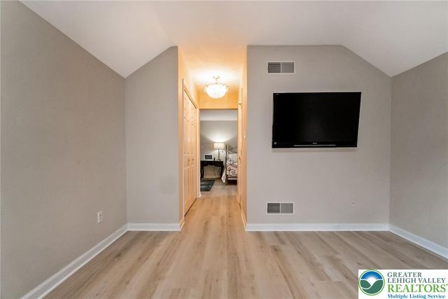 2165 Beechwood Street, Upper Macungie Twp, PA 18069