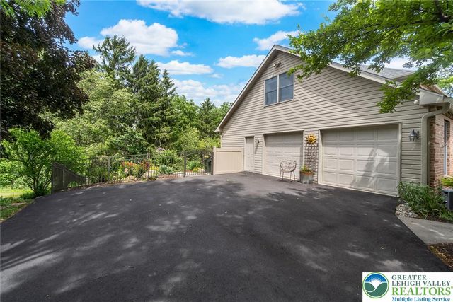 2165 Beechwood Street, Upper Macungie Twp, PA 18069