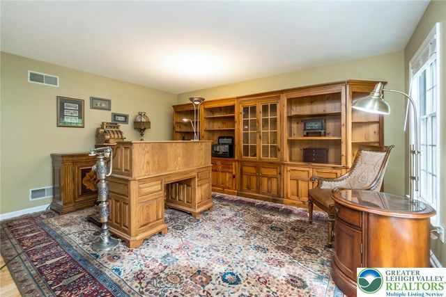 2165 Beechwood Street, Upper Macungie Twp, PA 18069