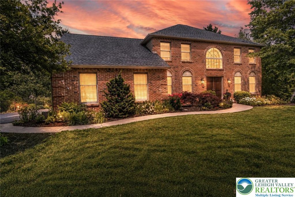 2165 Beechwood Street, Upper Macungie Twp, PA 18069