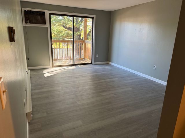 12 E Side Dr Apt 413, Concord, NH 03301