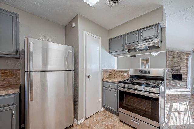 5105 Beaverhollow Drive, Houston, TX 77084