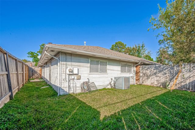 5105 Beaverhollow Drive, Houston, TX 77084