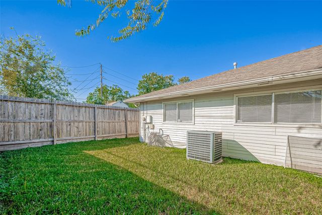 5105 Beaverhollow Drive, Houston, TX 77084