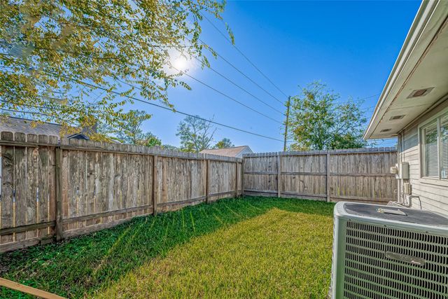 5105 Beaverhollow Drive, Houston, TX 77084