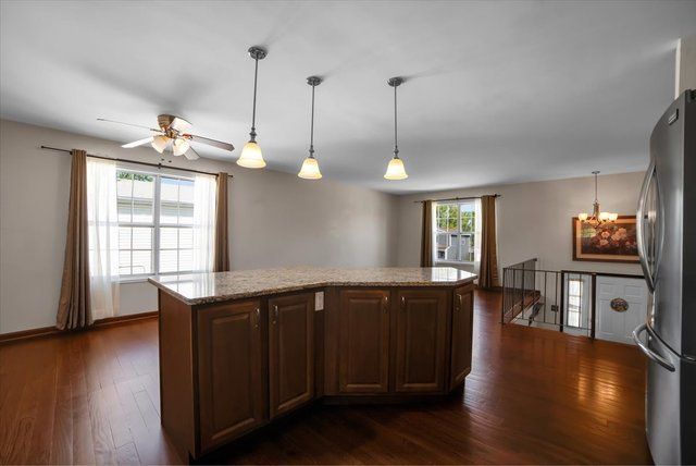 8049 W Norwood Drive, Frankfort, IL 60423