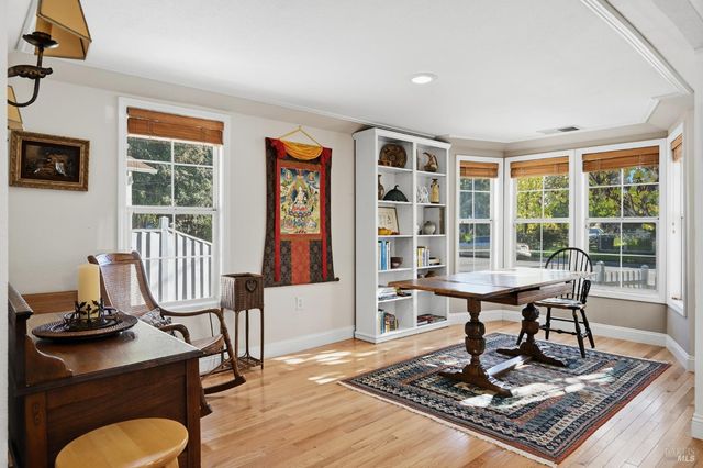 735 Carr Ave, Santa Rosa, CA 95404