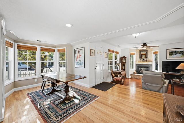 735 Carr Ave, Santa Rosa, CA 95404