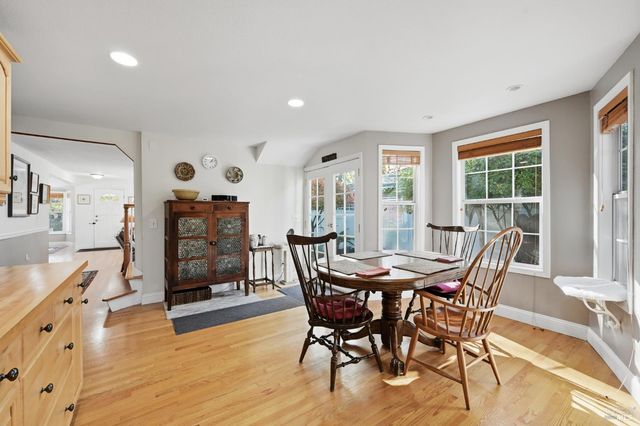 735 Carr Ave, Santa Rosa, CA 95404