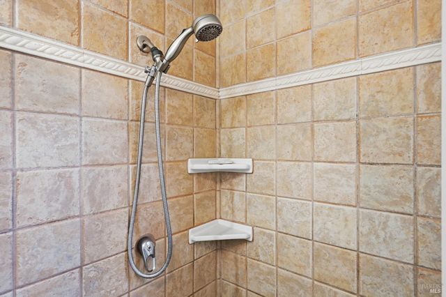 735 Carr Ave, Santa Rosa, CA 95404