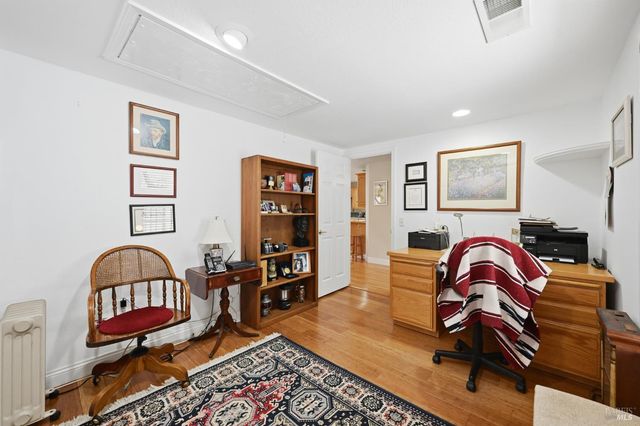 735 Carr Ave, Santa Rosa, CA 95404