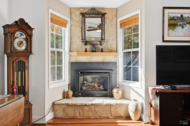 735 Carr Ave, Santa Rosa, CA 95404